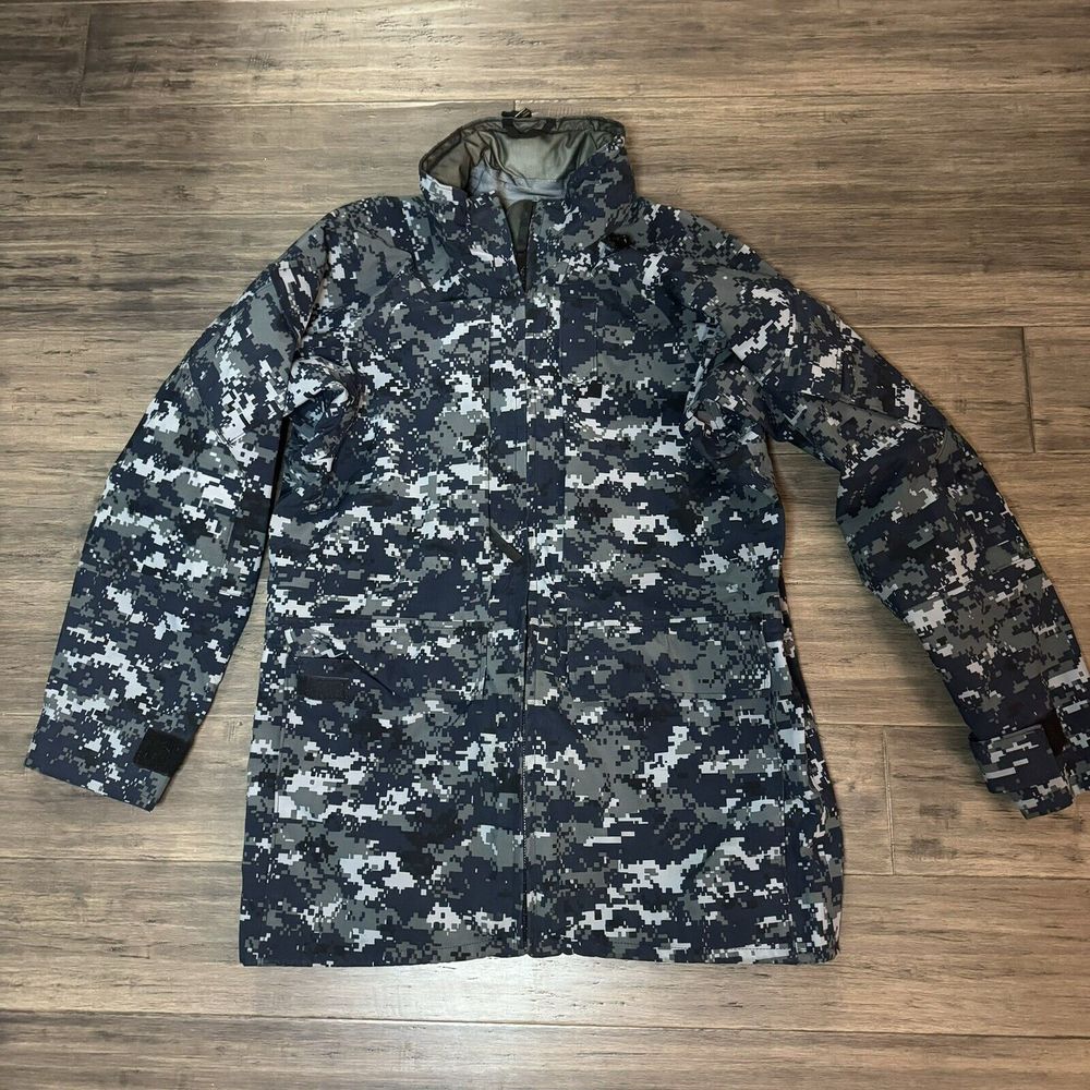 USN NWU Goretex Parka US Navy Digital Camo Jacket Nylon Military Small Long EUC